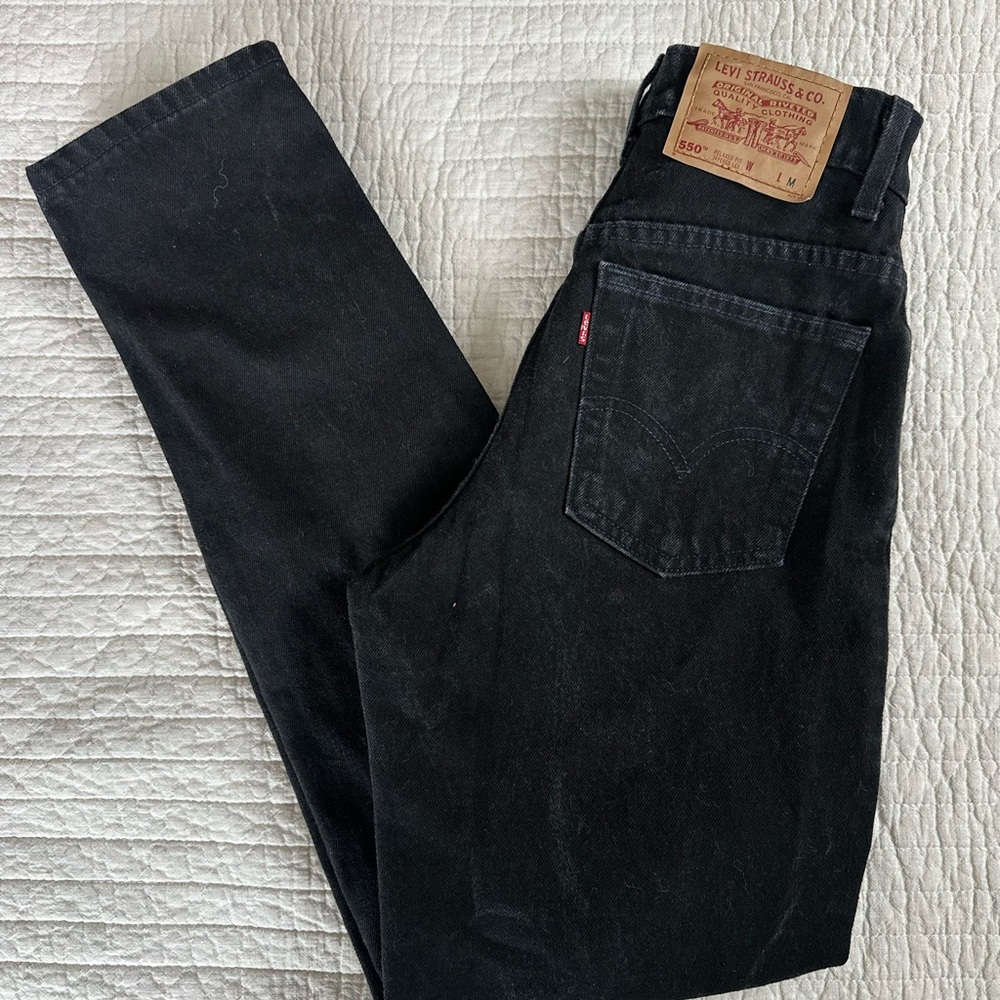 Women’s Levi’s 550 371